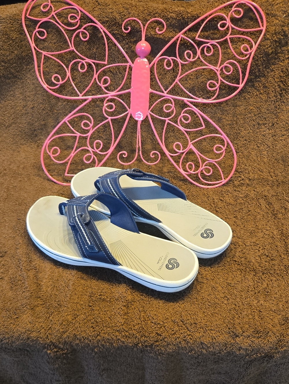Clarks Navy Blue Comfort Flip Flop Sandals.  Sz. 9